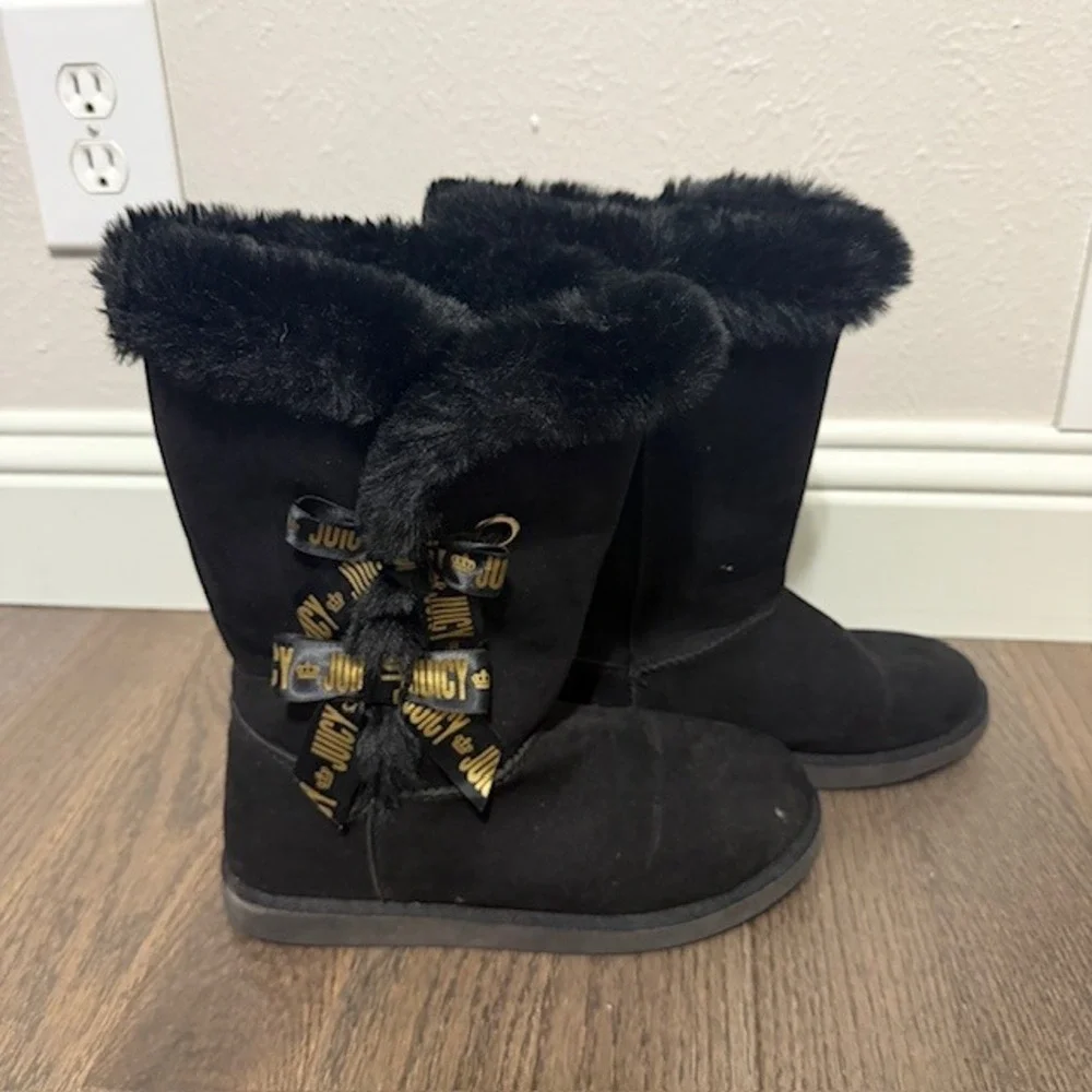 Juicy Couture Black Faux Fur Trim Ribbon Logo Winter Boots